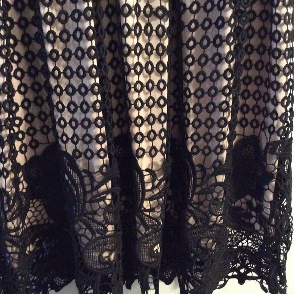 Gorgeous black corcheted dress peek a boos Large L lined stretch sleeveless - Picture 5 of 7